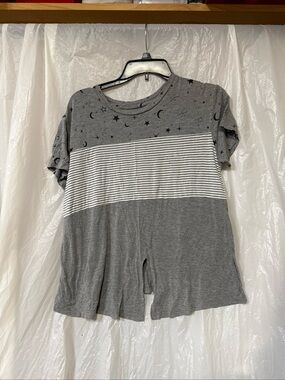 No Boundaries Gray Tee with Subtle Print large